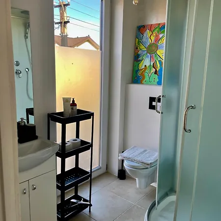 Surf House Dreamers Coast Bed & Breakfast