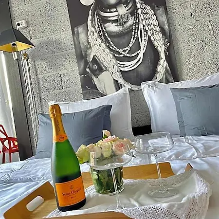 Surf House Dreamers Coast Bed & Breakfast 3*