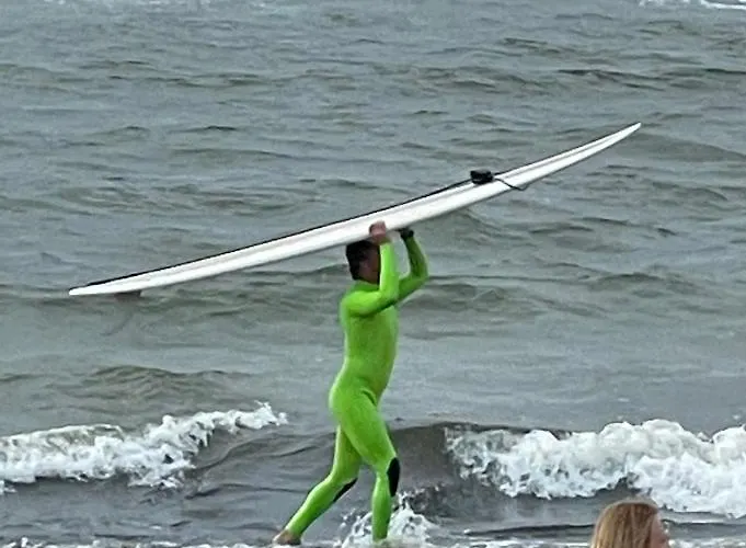 Surf House Dreamers Coast