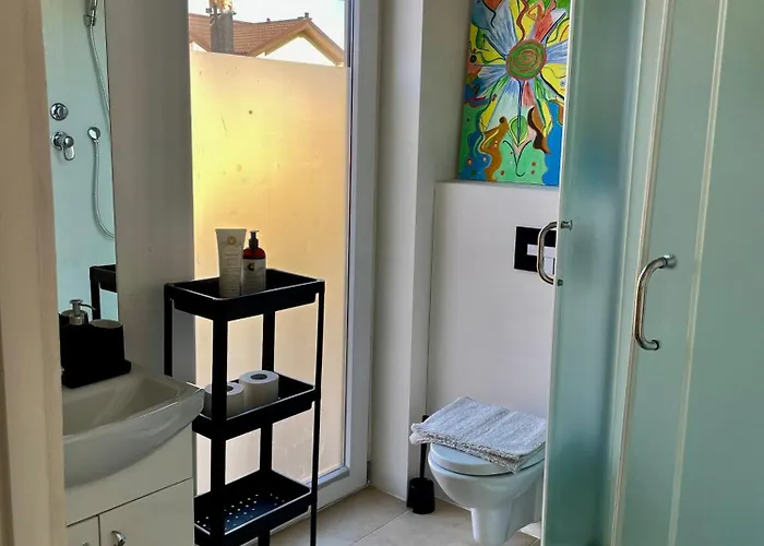 Surf House Dreamers Coast Bed and Breakfast